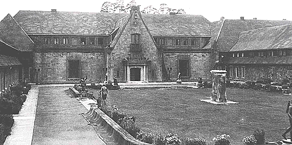 neuer Innenhof g